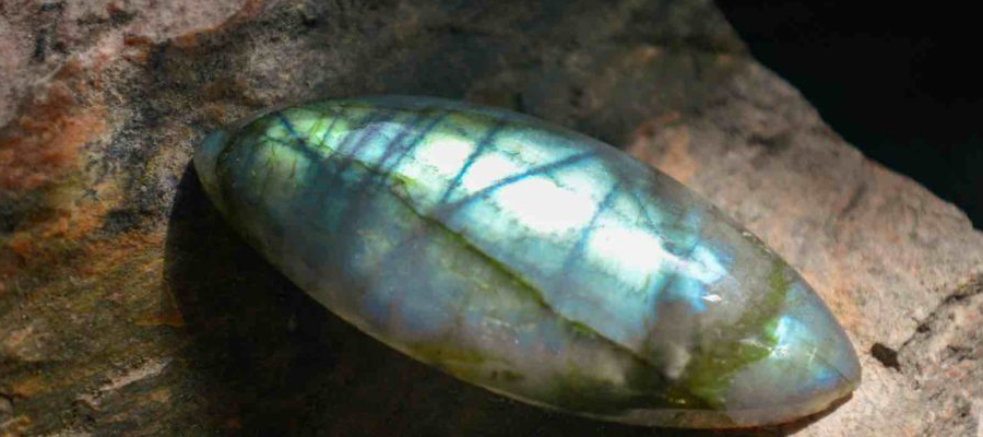 pierre Labradorite